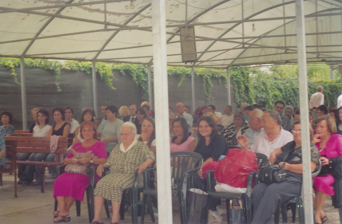 28/08/2005 Più di cento pellegrini provenienti da sette regioni italiane radunati per la santa messa a Sabaudia